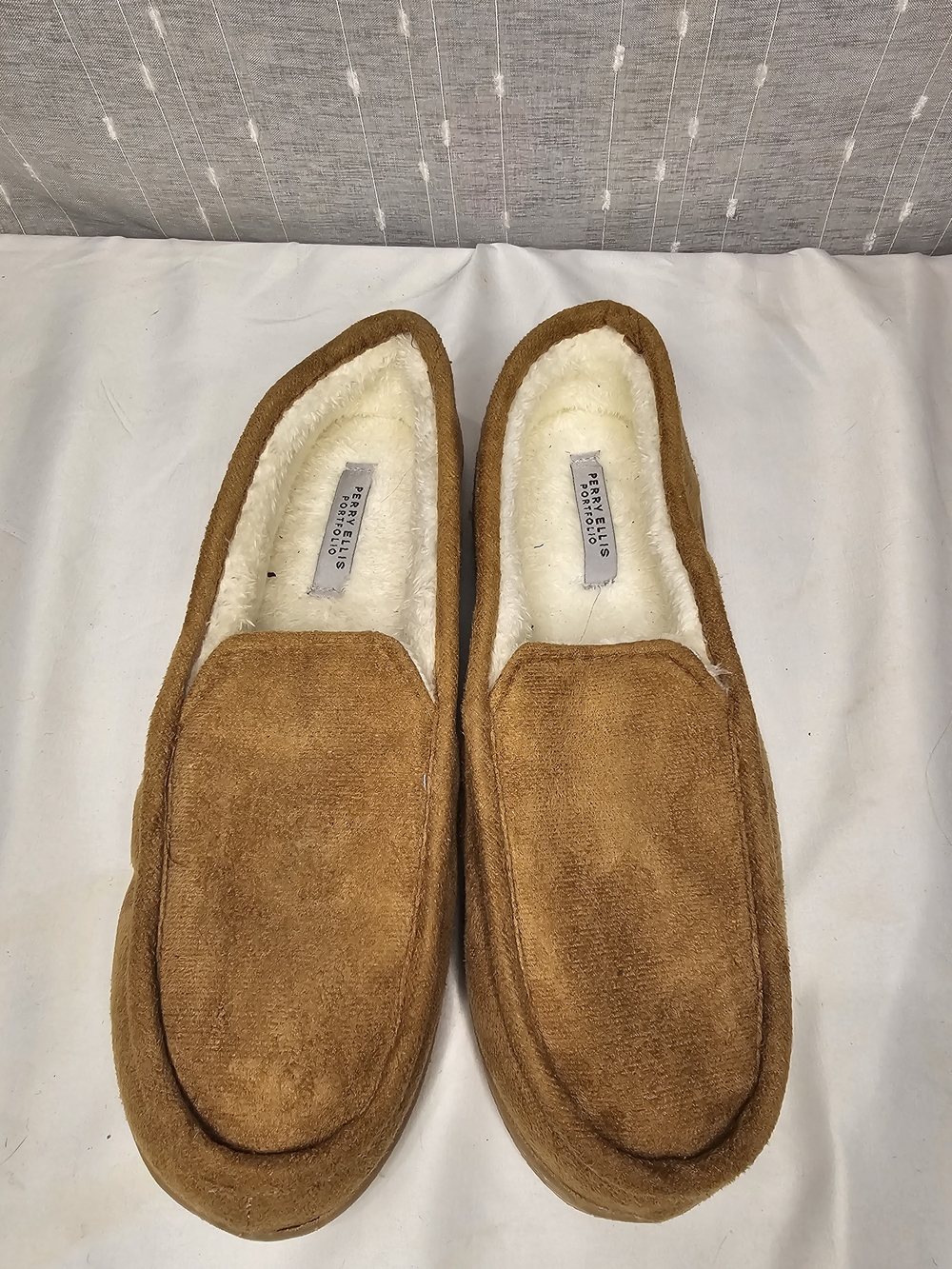 Men's Perry Ellis Portfolio Tan Suede Slippers with Cream Sherpa Lining.
